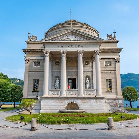 Elegant Beige Apartment - 5 Minutes From The Lake Como Buitenkant foto