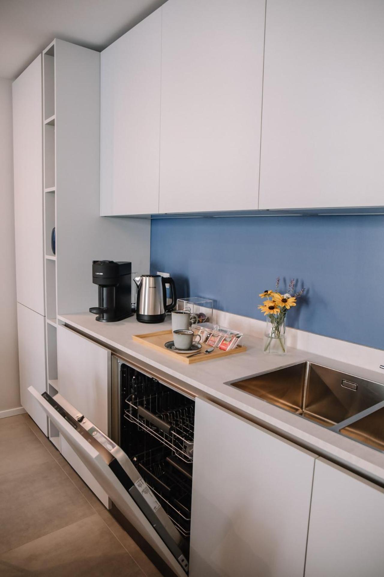 Elegant Beige Apartment - 5 Minutes From The Lake Como Buitenkant foto