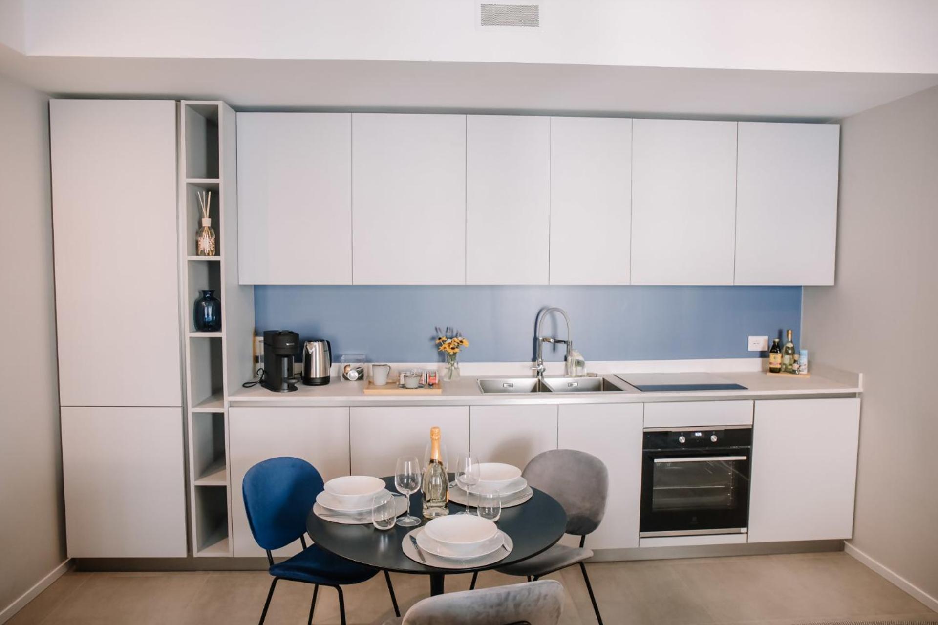 Elegant Beige Apartment - 5 Minutes From The Lake Como Buitenkant foto